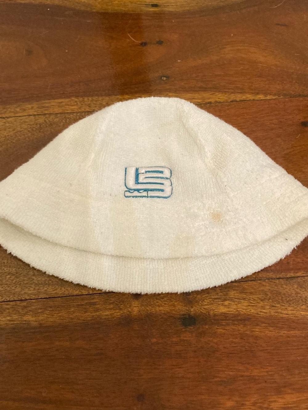 Vintage Y2K LeBron James Nike Air Terry Cloth Bucket Hat White